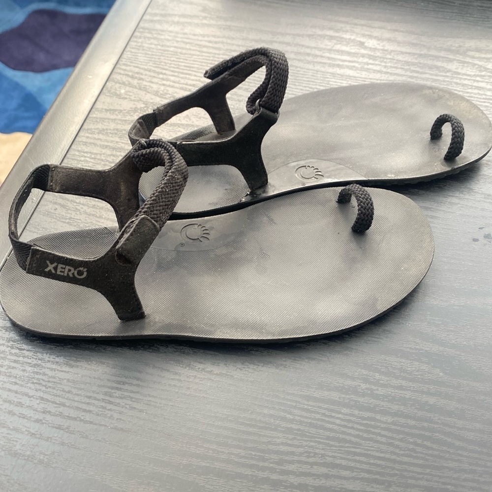 Xero Sandals - toe loop style. Women’s size 7. Gently used. Lots of life left!